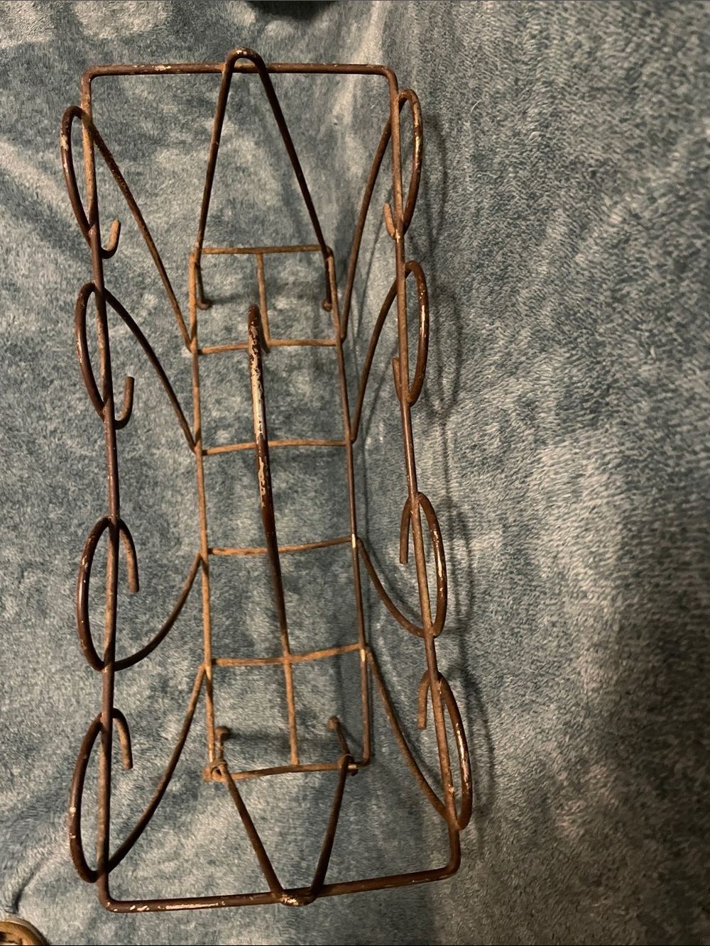 Vintage Style Wire Magazine Rack - Rust Finish - Picture 5 of 5